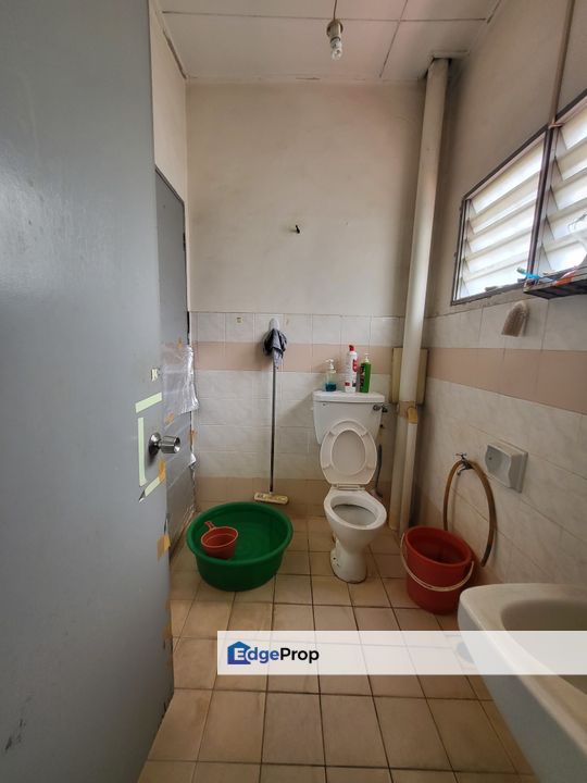 KITCHEN EXTENDED, AMPLE PARKING, END LOT UNIT, Selangor, Bandar Kinrara Puchong