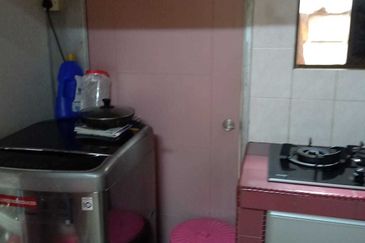 Jalan Taman Kinrara 1/15