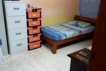 Jalan Taman Kinrara 1/15