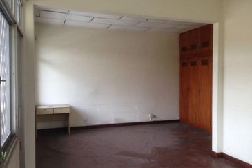 TAMAN OUG SEMI D ( SPACIOUS LAND)