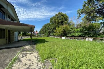 TAMAN OUG SEMI D ( SPACIOUS LAND)