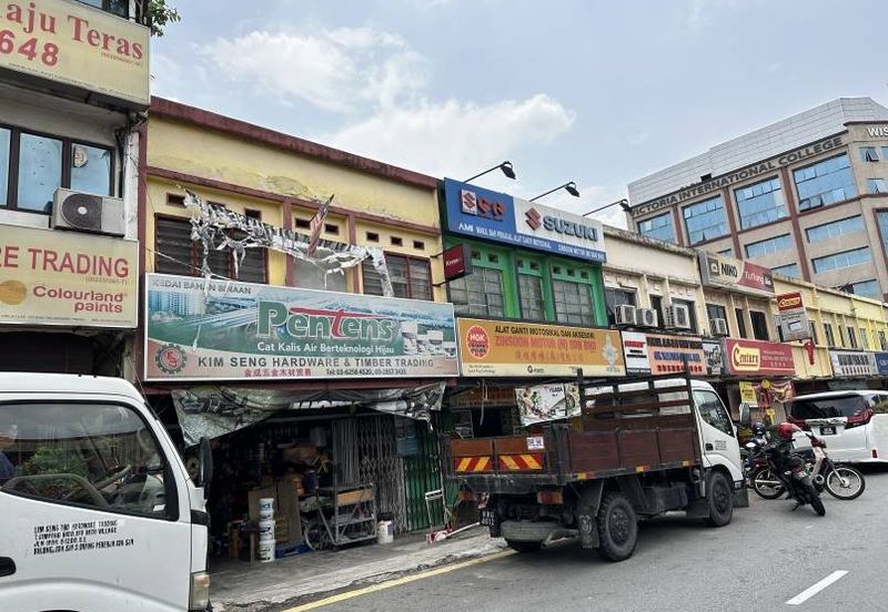 Taman Kampung Batu 2sty Shop For Sale