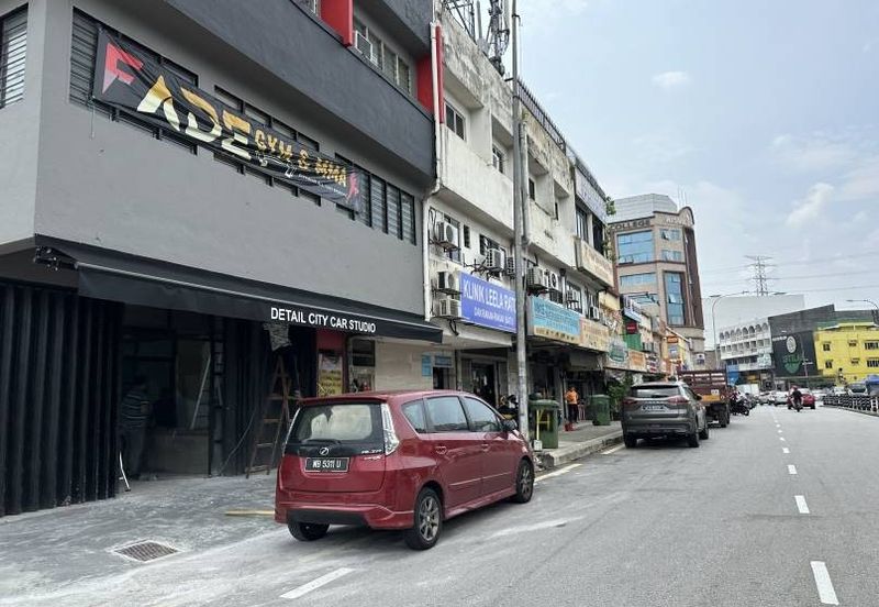 Taman Kampung Batu 2sty Shop For Sale