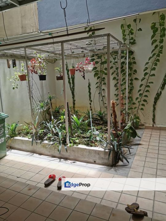 Taman sinar Suria Three Storey House ,Extra Long ,Free Hold, Kuala Lumpur, Kepong