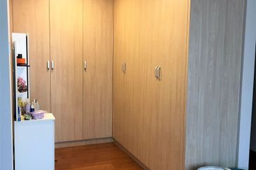 Zefer Hill Residence