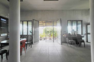 TAMAN UNITED 2STRY BUNGALOW FOR SALE