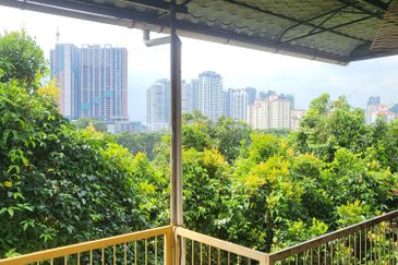 TAMAN UNITED 2STRY BUNGALOW FOR SALE