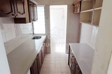 Plaza Sinar Apartment