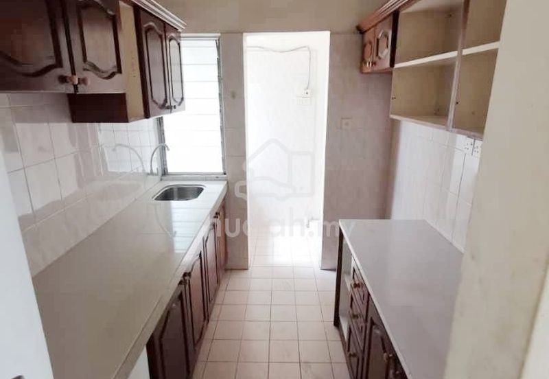 Plaza Sinar Apartment