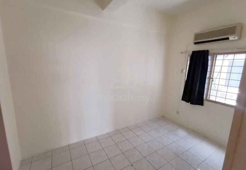 Plaza Sinar Apartment