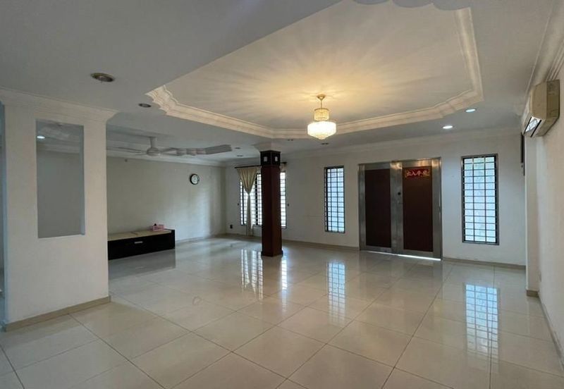 Overseas Union Garden