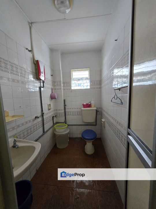 Subang Jaya One And Half Storey House For Sale, Selangor, Subang Jaya