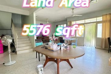 Taman OUG 2 Storey Semi D For Sale , Bigger land 