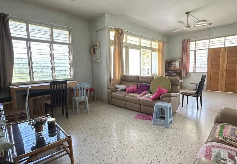 Taman OUG 2 Storey Semi D For Sale , Bigger land 