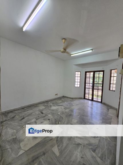 Subang Jaya One And Half Storey House For Sale, Selangor, Subang Jaya