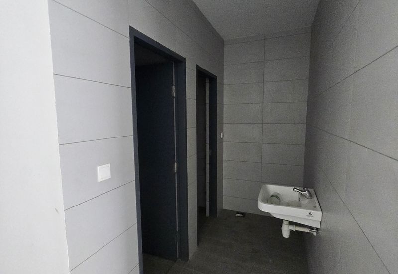 Nue Suites , off jalan ampang shop for sale