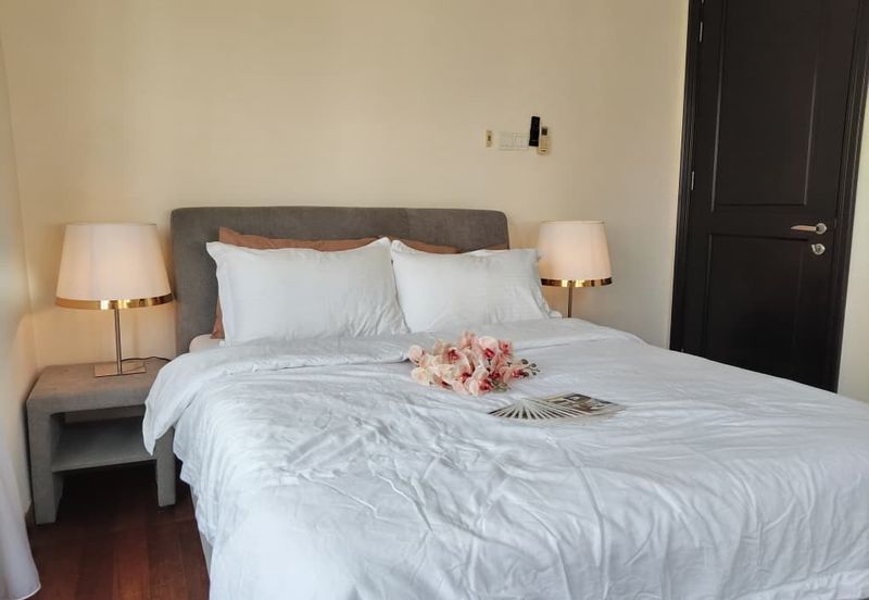 Kiara Peak (Puncak Kiara)