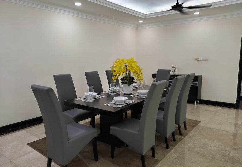 Kiara Peak (Puncak Kiara)