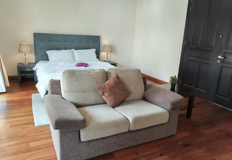 Kiara Peak (Puncak Kiara)