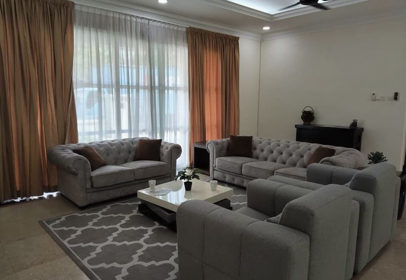 Kiara Peak (Puncak Kiara)