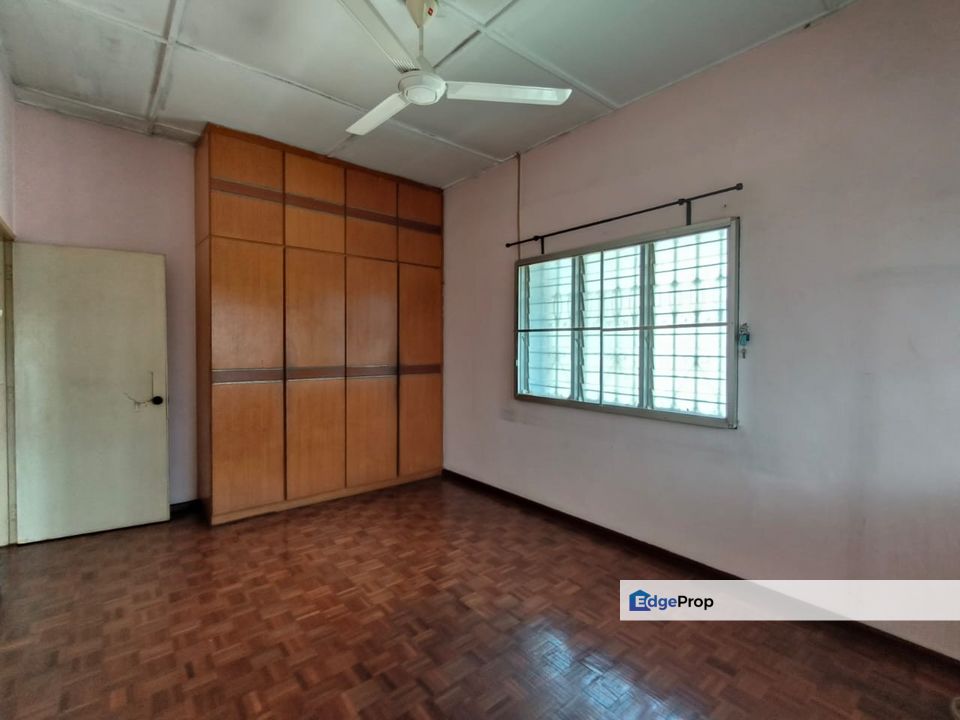Taman Kepong Double Storey End Lot House For Sale, Kuala Lumpur, Kepong