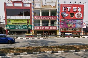 Jinjang selatan 3sty shop Facing Main Road , kepong , Jalan Kuching,