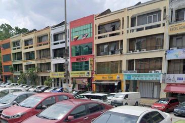 Bandar Menjalara (Desa Seri Mahkota)