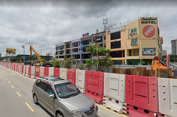 Kayu Ara Business Park , 