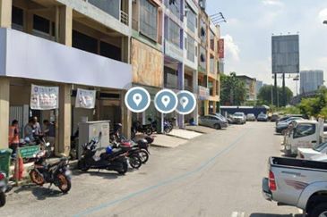 Kayu Ara Business Park , 