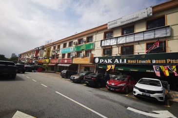 Pusat Dagangan Seri Utama