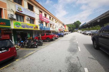 Pusat Dagangan Seri Utama