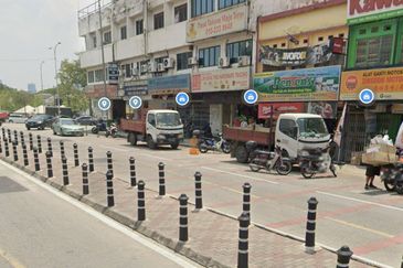 Taman Kampung Batu Facing Main Road 2 sty Shop For Sale