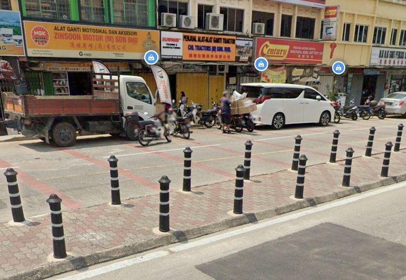 Taman Kampung Batu Facing Main Road 2 sty Shop For Sale