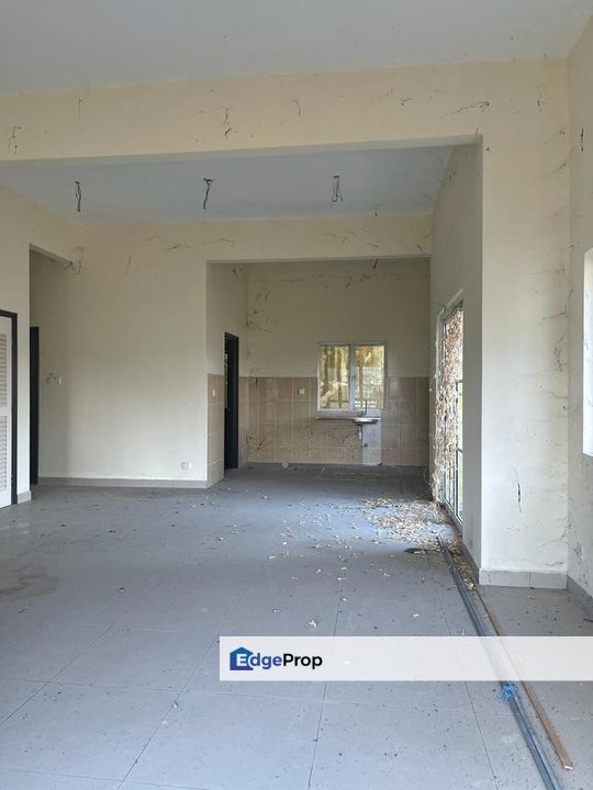 Seri Aman Heights Double Storey Semi D House , Free Hold, Selangor, Sungai Buloh