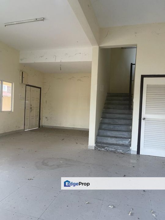 Seri Aman Heights Double Storey Semi D House , Free Hold, Selangor, Sungai Buloh