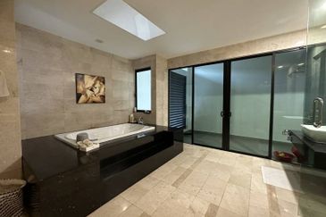 Duta Villa, Setia Alam