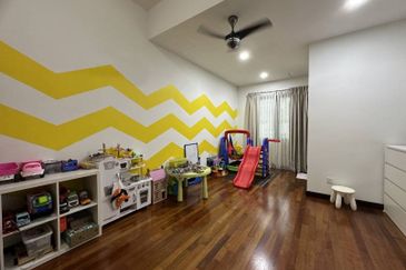 Duta Villa, Setia Alam