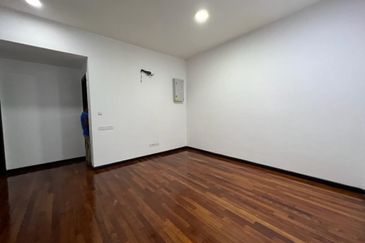 Duta Villa, Setia Alam