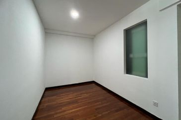 Duta Villa, Setia Alam