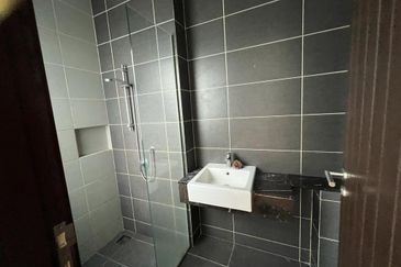 Duta Villa, Setia Alam