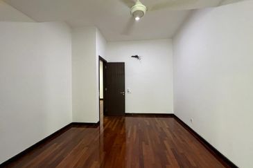 Duta Villa, Setia Alam