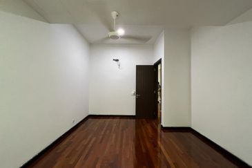 Duta Villa, Setia Alam