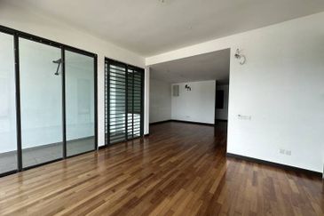 Duta Villa, Setia Alam