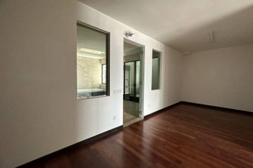 Duta Villa, Setia Alam