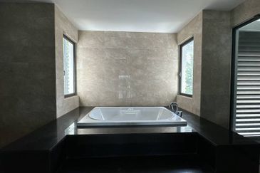 Duta Villa, Setia Alam