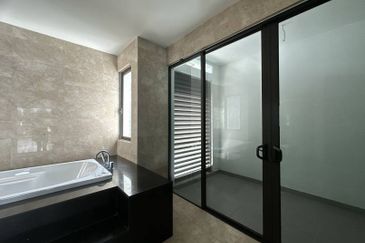 Duta Villa, Setia Alam