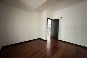 Duta Villa, Setia Alam