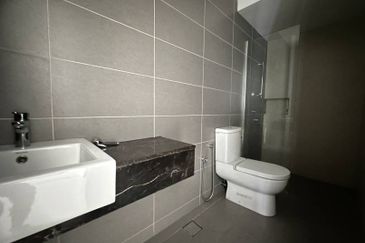 Duta Villa, Setia Alam