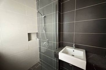 Duta Villa, Setia Alam