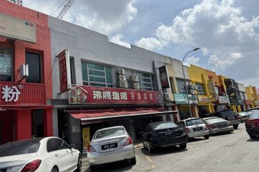 Jalan Kuchai Lama